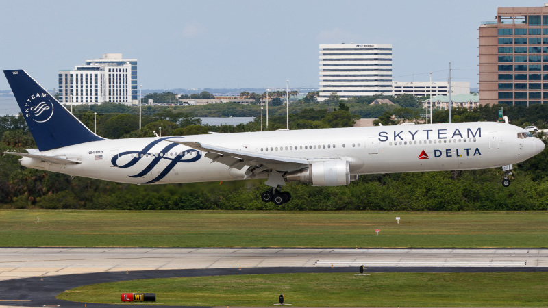 Photo of N844MH - Delta Airlines Boeing 767-400ER at TPA on AeroXplorer Aviation Database
