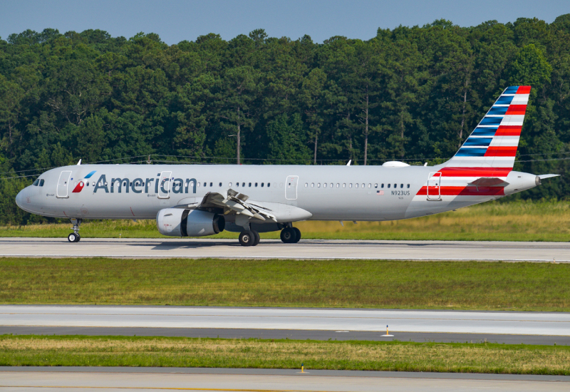 Photo of N923US - American Airlines Airbus A321-200 at RDU on AeroXplorer Aviation Database