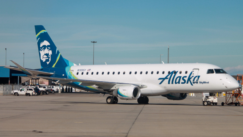 Photo of N199SY - Alaska Airlines Embraer E175 at SLC on AeroXplorer Aviation Database