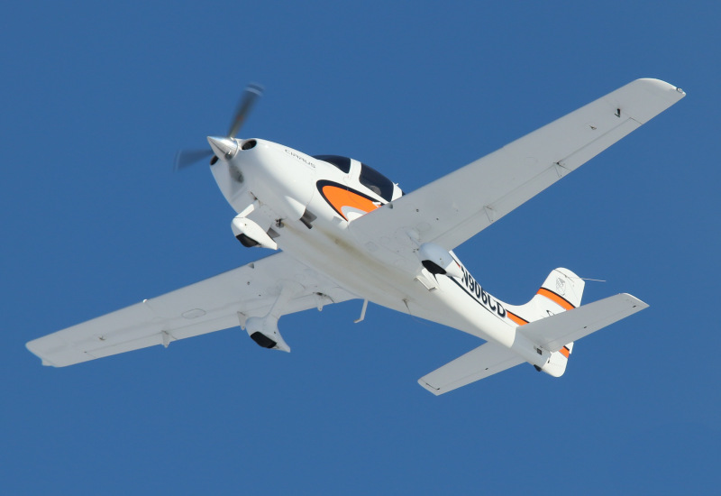 Photo of N906CD - PRIVATE Cirrus SR22 at THV on AeroXplorer Aviation Database