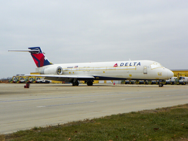 Photo of N968AT - Delta Airlines Boeing 717-200 at ILN on AeroXplorer Aviation Database