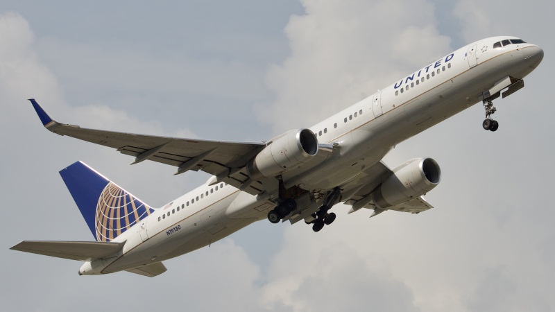 Photo of N19130 - United Airlines Boeing 757-200 at IAH on AeroXplorer Aviation Database