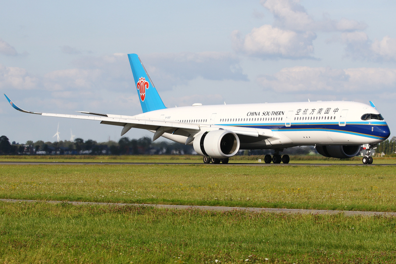 Photo of B-32ED - China Southern Airlines Airbus A350-941 at AMS on AeroXplorer Aviation Database