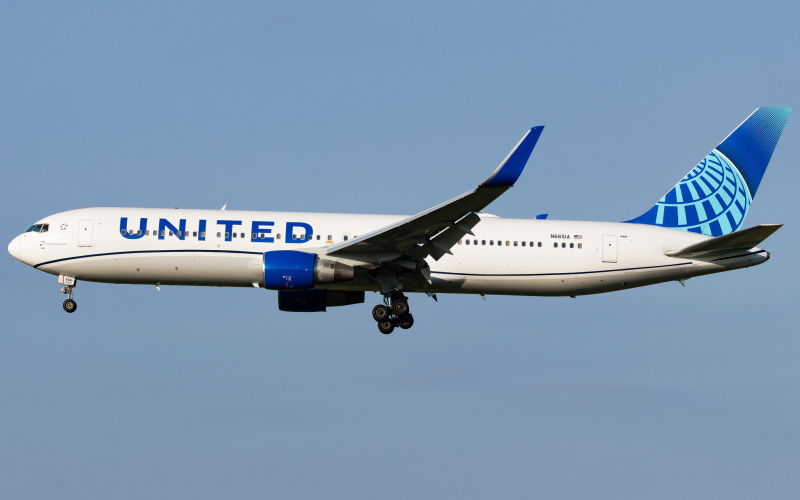 Photo of N661UA - United Airlines Boeing 767-300ER at ZRH on AeroXplorer Aviation Database