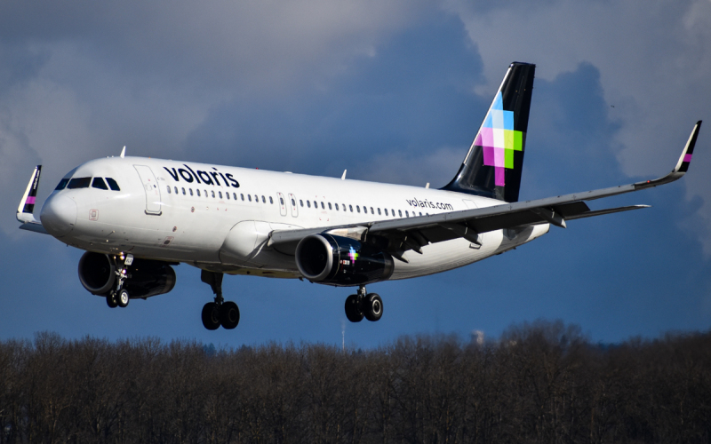 Photo of XA-VLX - Volaris AIrbus A320 at PDX on AeroXplorer Aviation Database