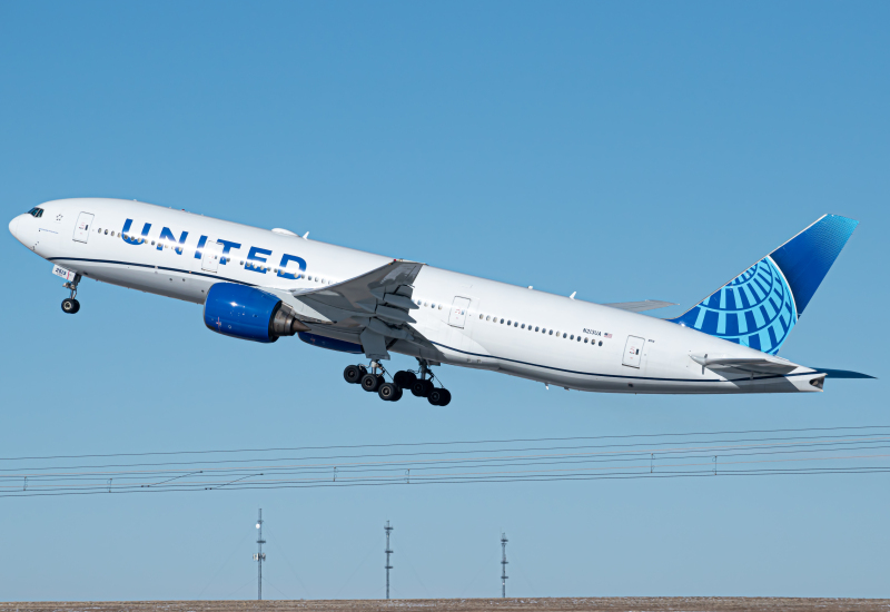 Photo of N213UA - United Airlines Boeing 777-200 at DEN on AeroXplorer Aviation Database