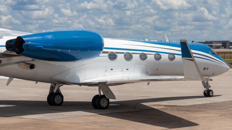 Photo of N30DJ - PRIVATE Gulfstream IV at IAH on AeroXplorer Aviation Database