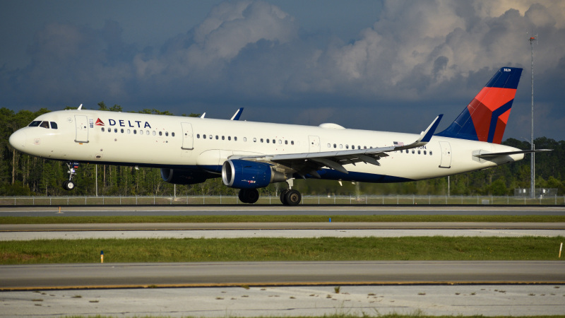 Photo of N329DN - Delta Airlines Airbus A321-200 at MCO on AeroXplorer Aviation Database