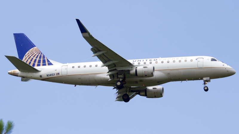 Photo of N141SY - United Express Embraer E175 at IAH on AeroXplorer Aviation Database
