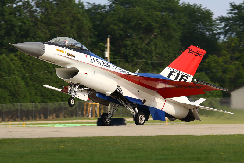 Photo of 91-0395 - USAF - United States Air Force General Dynamics F-16 Fighting Falcon at OSH on AeroXplorer Aviation Database