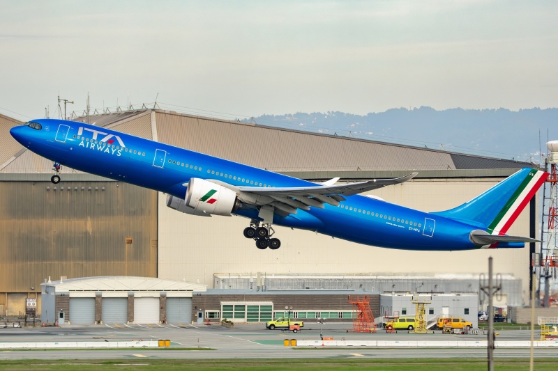 Photo of EI-HPA - ITA Airways Airbus A330-900 at SFO on AeroXplorer Aviation Database