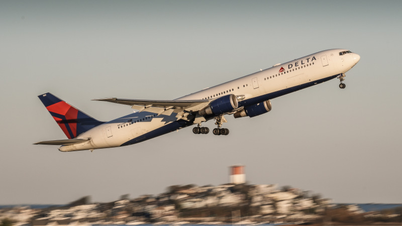 Photo of N833MH - Delta Airlines Boeing 767-400ER at BOS on AeroXplorer Aviation Database