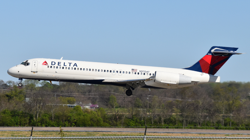 Photo of N970AT - Delta Airlines Boeing 717-200 at BNA on AeroXplorer Aviation Database