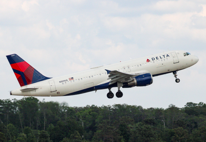 Photo of N309US - Delta Airlines Airbus A320 at MCO on AeroXplorer Aviation Database