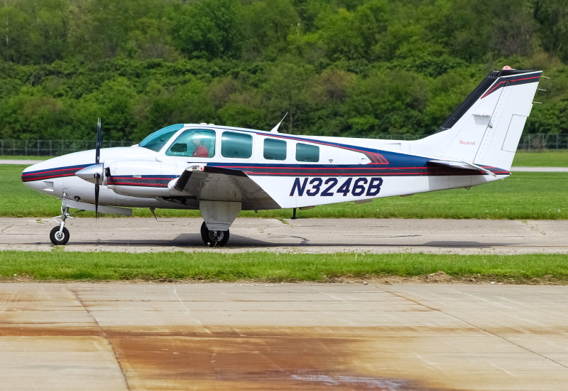 Photo of N3246B - PRIVATE Beechcraft Baron 58 at LUK  on AeroXplorer Aviation Database