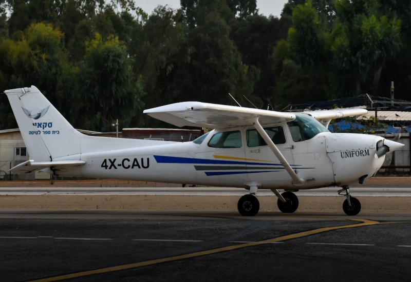 Photo of 4X-CAU - PRIVATE Cessna 172P at HRZ on AeroXplorer Aviation Database