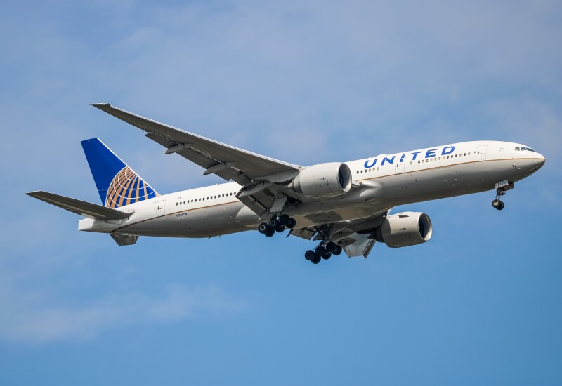 Photo of N78008 - United Airlines Boeing 777-200ER at IAD on AeroXplorer Aviation Database