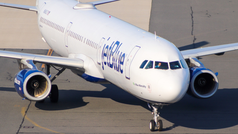Photo of N984JT - JetBlue Airways Airbus A321-200 at BOS on AeroXplorer Aviation Database