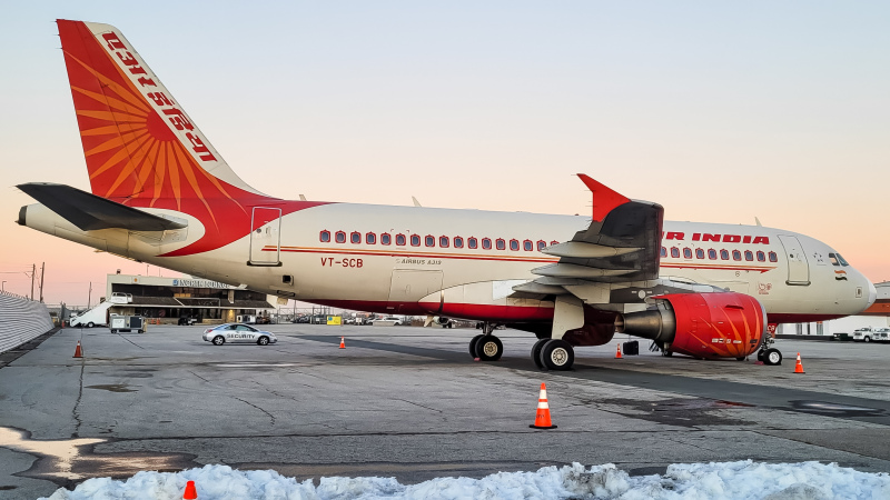 Photo of VT-SCB - Air India Airbus A319-112 at YYZ on AeroXplorer Aviation Database