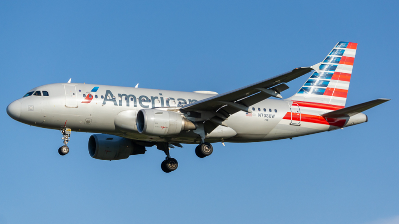 Photo of N708UW - American Airlines Airbus A319 at PVD on AeroXplorer Aviation Database