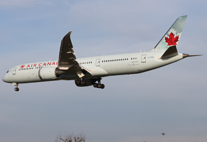 Photo of C-FGDT - Air Canada Boeing 787-9 at LHR on AeroXplorer Aviation Database