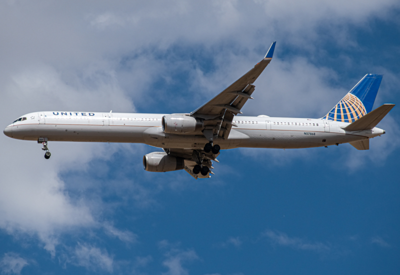 Photo of N57868 - United Airlines Boeing 757-300 at DEN on AeroXplorer Aviation Database