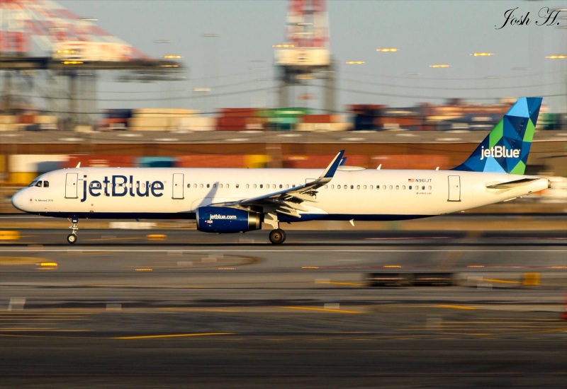 Photo of N961JT - JetBlue Airways Airbus A321-200 at EWR on AeroXplorer Aviation Database