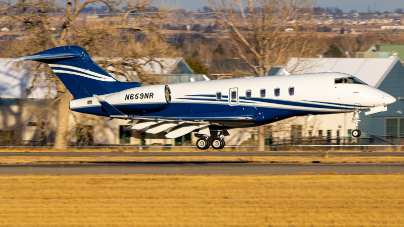 Photo of N659NR - PRIVATE Bombardier Challenger 350 at FNL on AeroXplorer Aviation Database