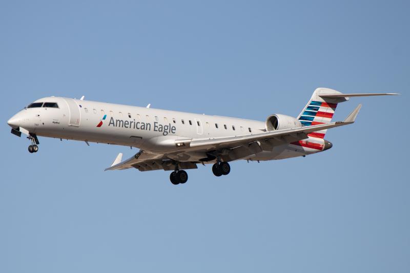 Photo of N740EV - American Airlines Mitsubishi CRJ-700 at PHX on AeroXplorer Aviation Database