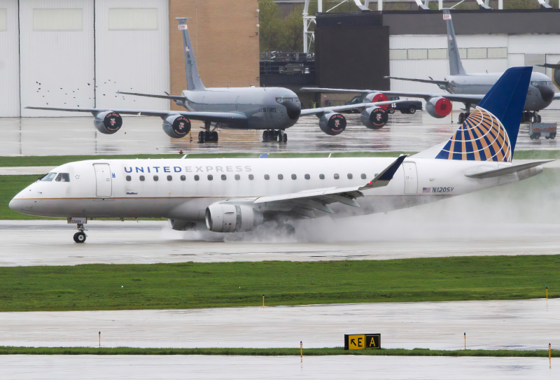 Photo of N120SY - United Express Embraer E175 at MKE on AeroXplorer Aviation Database