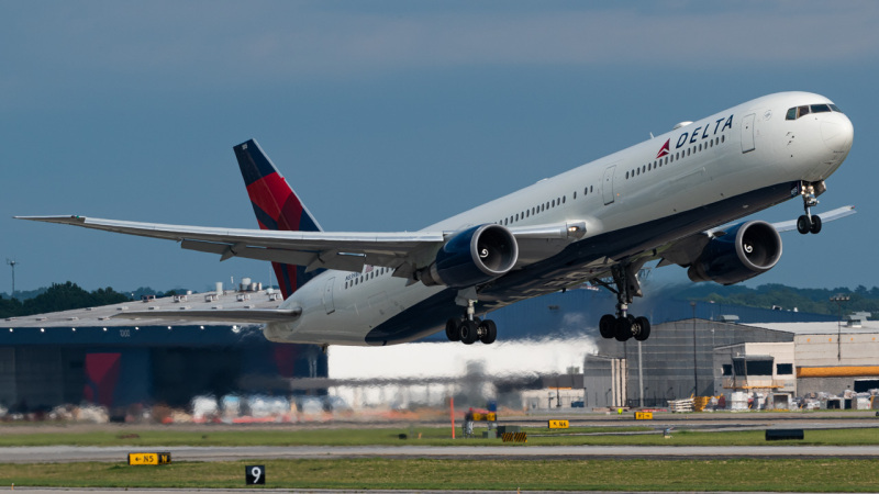 Photo of N839MH - Delta Airlines Boeing 767-400 at ATL on AeroXplorer Aviation Database