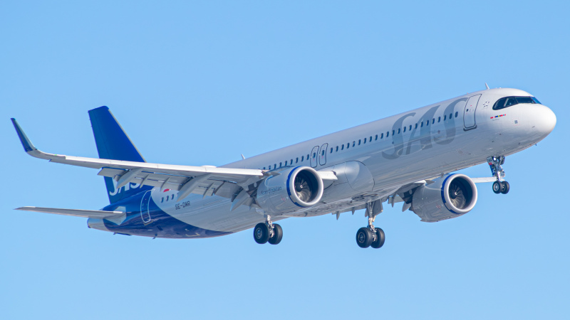 Photo of SE-DMR - Scandinavian Airlines Airbus A321LR at EWR on AeroXplorer Aviation Database