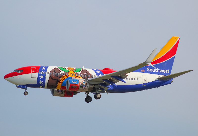 Photo of N280WN - Southwest Airlines Boeing 737-700 at MKE on AeroXplorer Aviation Database