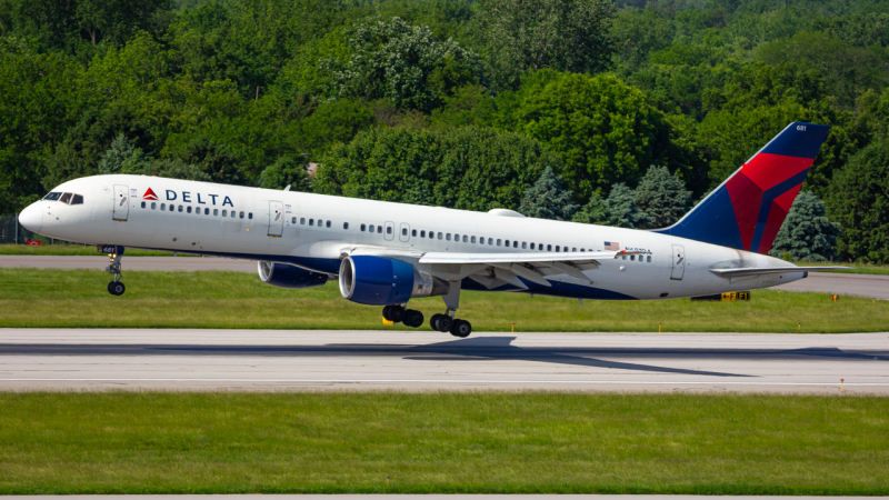 Photo of N681DA - Delta Airlines Boeing 757-200 at CMH on AeroXplorer Aviation Database