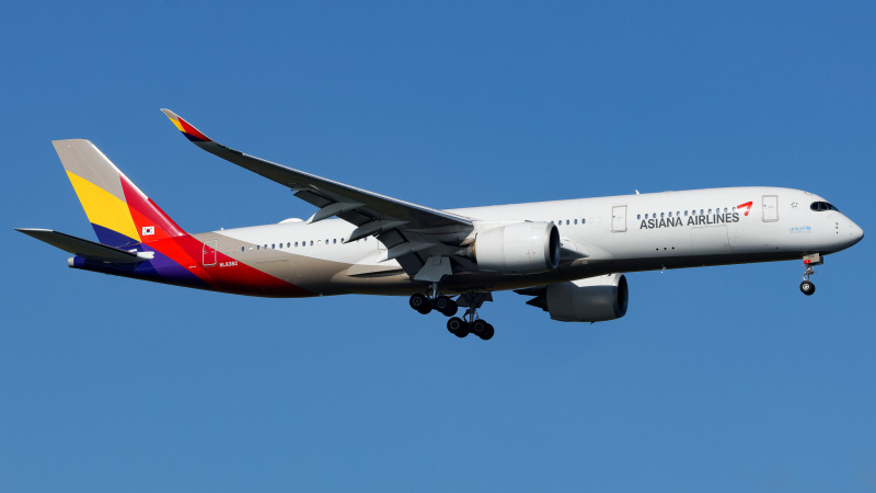 Photo of HL8382 - Asiana Airlines Airbus A350-900 at JFK on AeroXplorer Aviation Database