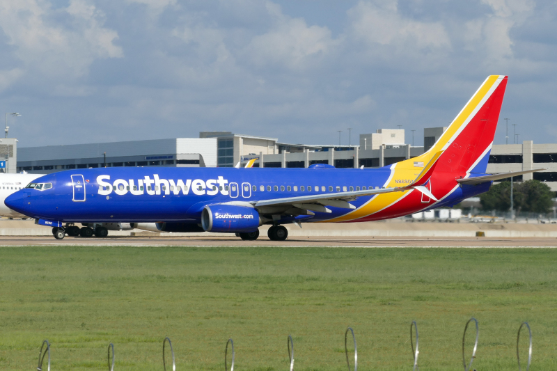 Photo of N8690A - Southwest Airlines Boeing 737-800 at AUS on AeroXplorer Aviation Database