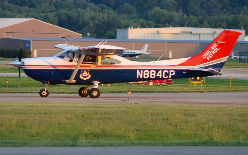 Photo of N884CP - PRIVATE Cessna 182 Skylane at LUK on AeroXplorer Aviation Database
