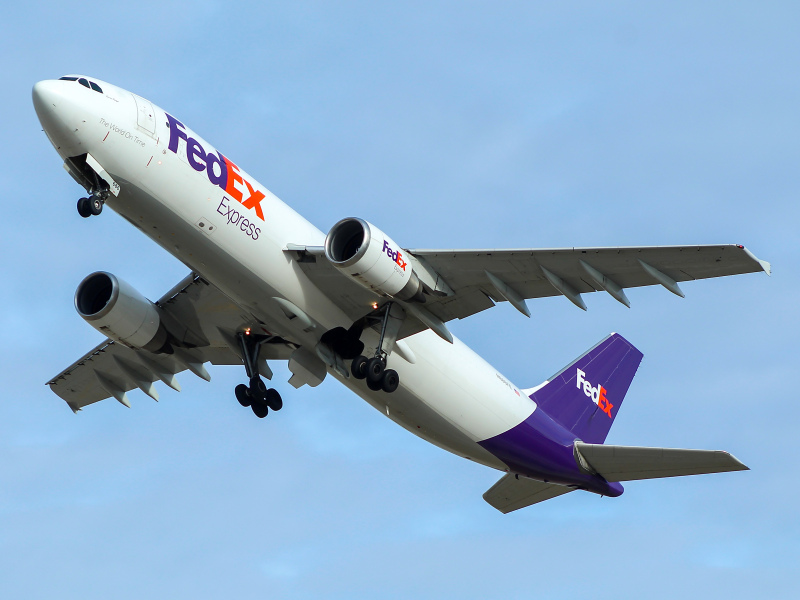 Photo of N686FE - FedEx Airbus A300-600F at MKE on AeroXplorer Aviation Database