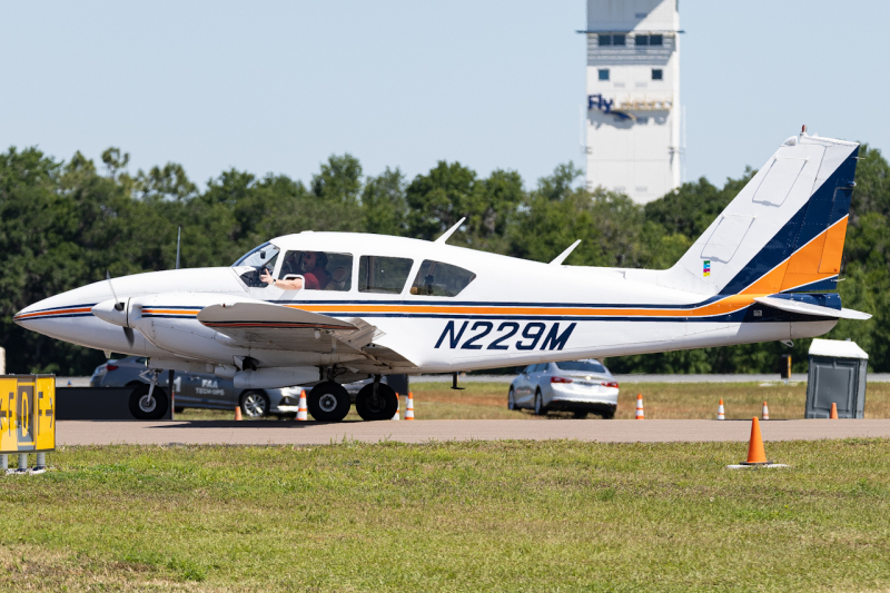 Photo of N229M - PRIVATE Piper PA-23-250 Aztec at LAL on AeroXplorer Aviation Database