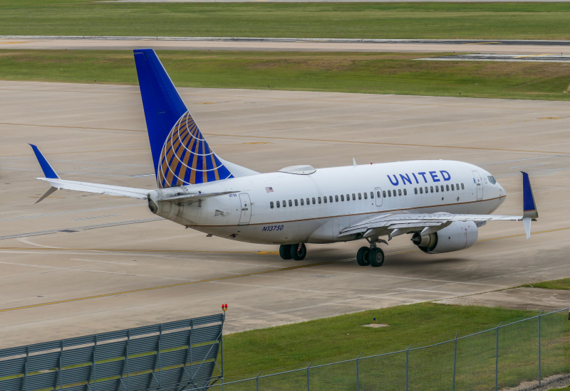 Photo of N13750 - United Airlines Boeing 737-700 at AUS on AeroXplorer Aviation Database