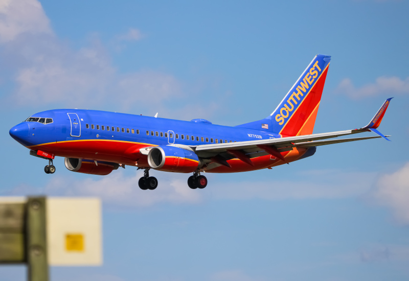 Photo of N7752B - Southwest Airlines Boeing 737-700 at BWI on AeroXplorer Aviation Database