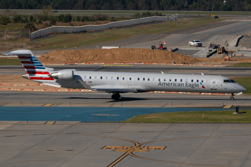 Photo of N579NN - American Eagle Mitsubishi CRJ-900 at CLT on AeroXplorer Aviation Database