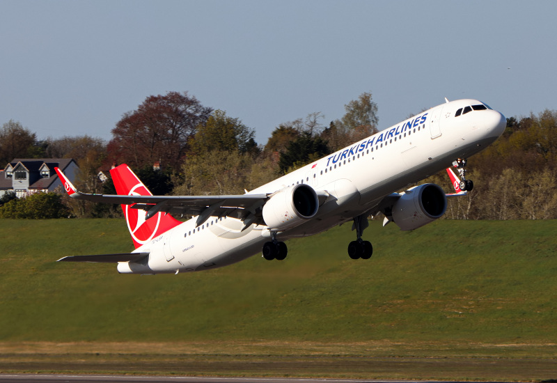 Photo of TC-LSR - Turkish Airlines Airbus A321NEO at BHX on AeroXplorer Aviation Database