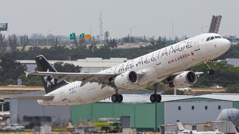 Photo of C-GITU - Air Canada Airbus A321-200 at FLL on AeroXplorer Aviation Database