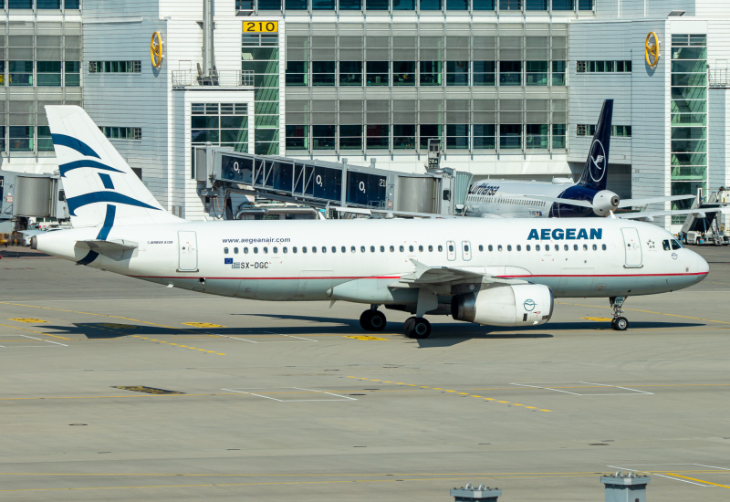 Photo of SX-DGC - Aegean Airlines Airbus A320 at MUC on AeroXplorer Aviation Database