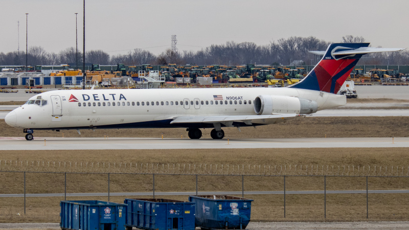 Photo of N906AT - Delta Airlines Boeing 717-200 at IND on AeroXplorer Aviation Database