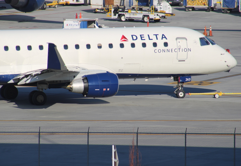 Photo of N263SY - Delta Connection Embraer E175 at SLC on AeroXplorer Aviation Database