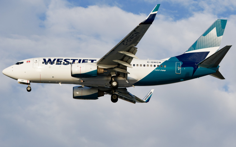 Photo of C-GWCN - WestJet Boeing 737-700 at TPA on AeroXplorer Aviation Database