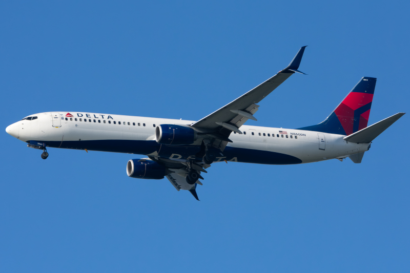 Photo of N860DN - Delta Airlines Boeing 737-900 at SFO on AeroXplorer Aviation Database