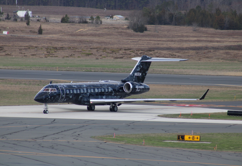 Photo of N82EM - PRIVATE Bombardier Global Express XRS at ACY on AeroXplorer Aviation Database